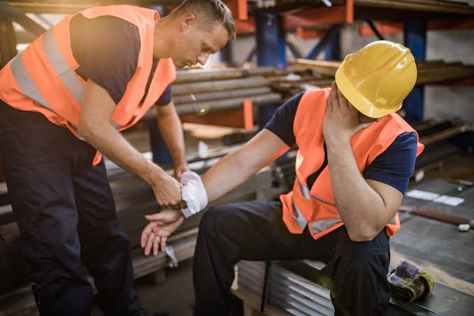 Here’s Why You Need A Lawyer For Your Workplace Accident Case!